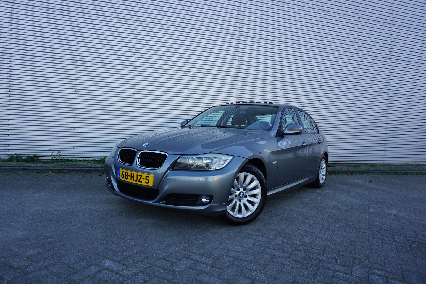 BMW 3-serie - 318i Business Line Climate / Navi / Cruise / Pano / Elektr. ramen / Parkeers. / Lm velgen - AutoWereld.nl