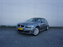 BMW 3-serie - 318i Business Line Climate / Navi / Cruise / Pano / Elektr. ramen / Parkeers. / Lm velgen