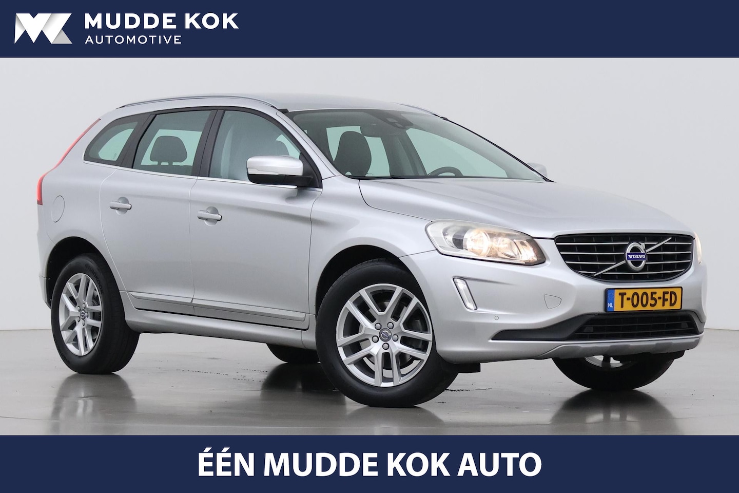 Volvo XC60 - 2.0 D3 FWD Momentum | Trekhaak | Leder | Memory | Cruise Control | Navigatie | Verwarmbare - AutoWereld.nl