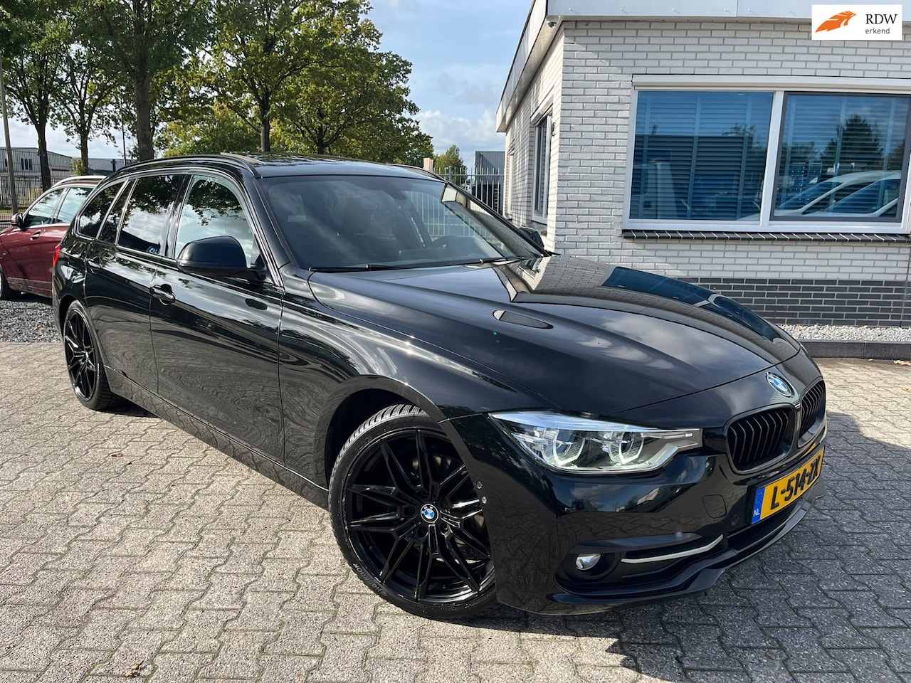 BMW 3-serie Touring - 320d M Sport Edition|Camera|Cruise|PDC|Navi|HeadUp| - AutoWereld.nl