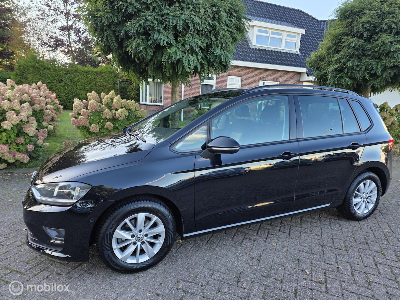 Volkswagen Golf Sportsvan - 1.2 TSI Edition/navi/trekh/clima. - AutoWereld.nl