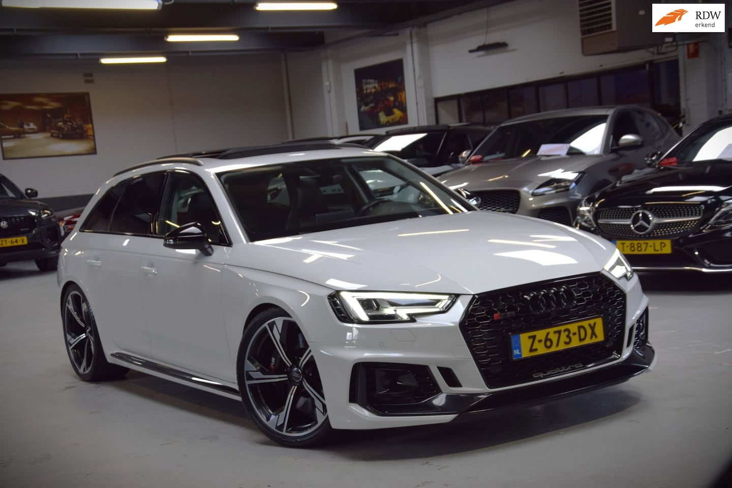 Audi A4 Avant - 2.9 TFSI RS 4 Quattro Panoramadak|Navi|ACC|Head-up|Carbon| - AutoWereld.nl