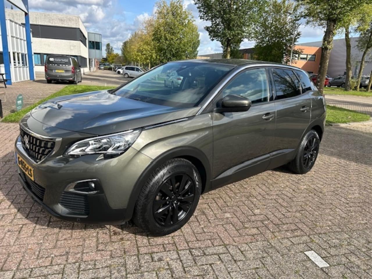 Peugeot 3008 - 1.2 PureTech BL Exec CARPLAY PDC NAVI CRUISE - AutoWereld.nl