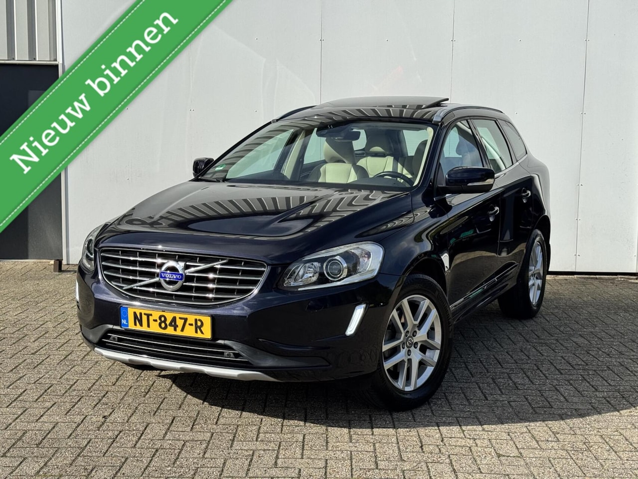 Volvo XC60 - D4 Automaat FWD Polar+|Pano|PAS V/A|A Camera|leer| - AutoWereld.nl