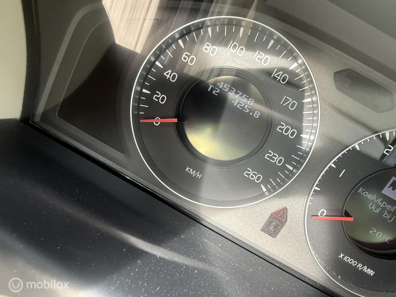 Volvo V70 - 2.4 D5 Momentum(DISTRIBUTIERIEM KAPOT) - AutoWereld.nl