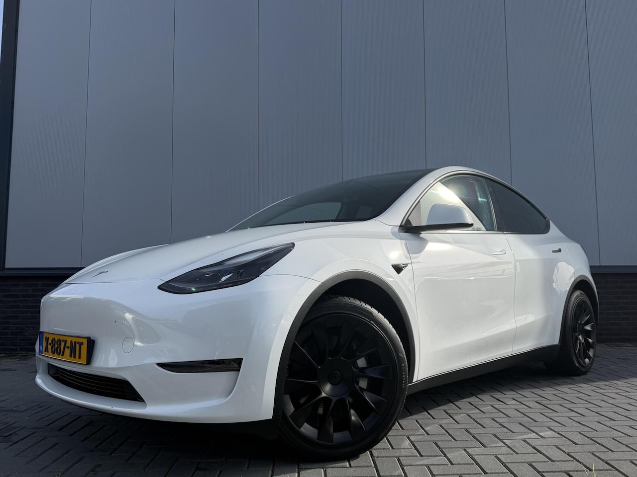 Tesla Model Y - Long Range AWD 75 kWh Long Range AWD 75 kWh - AutoWereld.nl