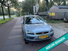 Ford Focus - 2.0-16V First Edition