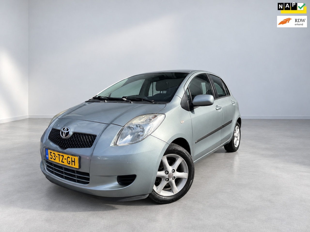 Toyota Yaris - 1.3 VVTi Sol MMT Automaat Airco Parkeersensor - AutoWereld.nl