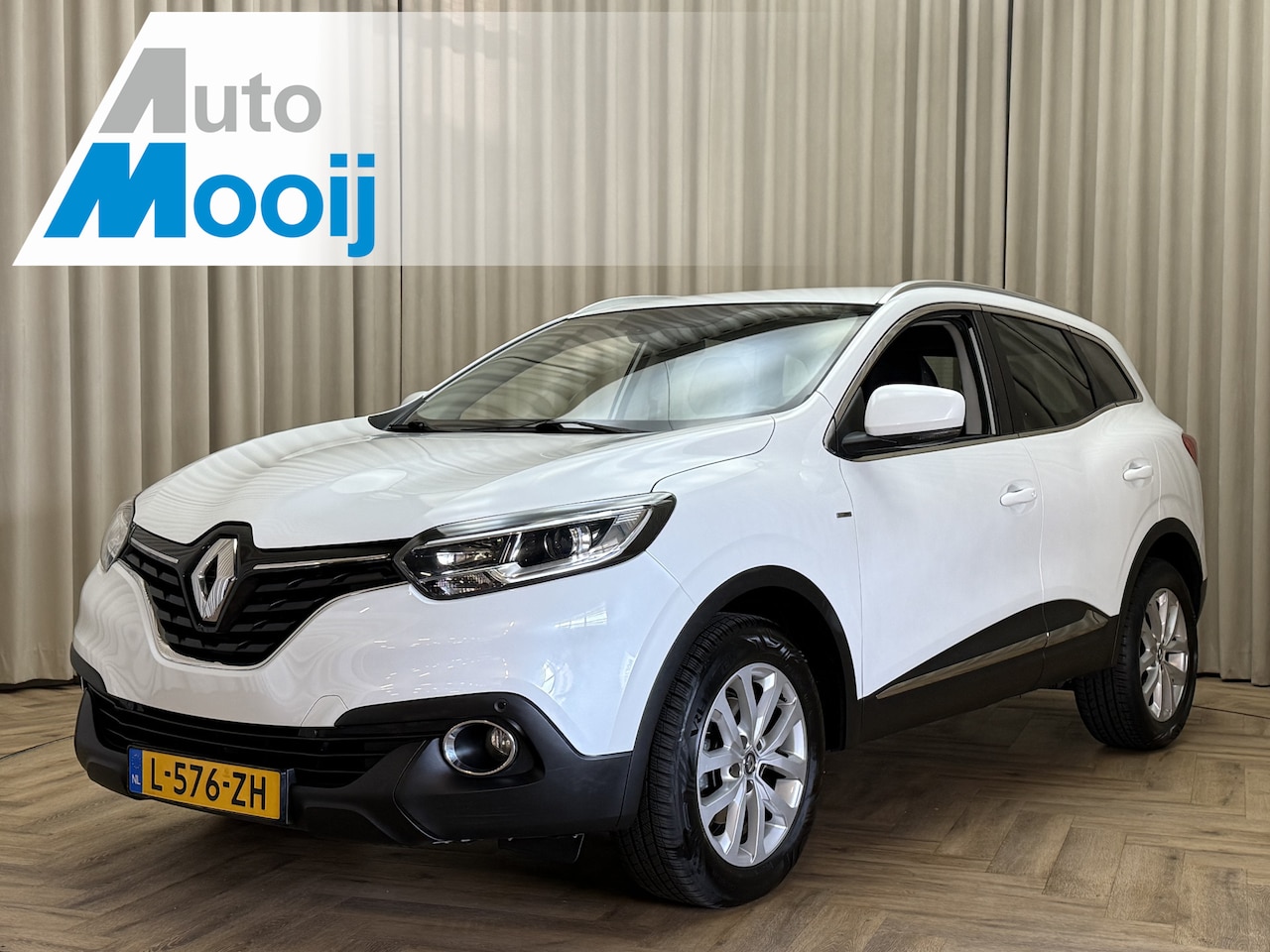 Renault Kadjar - 1.2 TCe Bose 1/2 Leder / Stoelverwarming / Navigatie / Cruise / ECC Clima / PDC V&A / 17'' - AutoWereld.nl