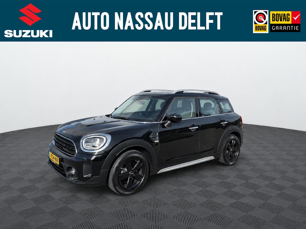 MINI Countryman - 1.5 Cooper Classic AUTOMAAT/PANORAMA/TREKHAAK - AutoWereld.nl