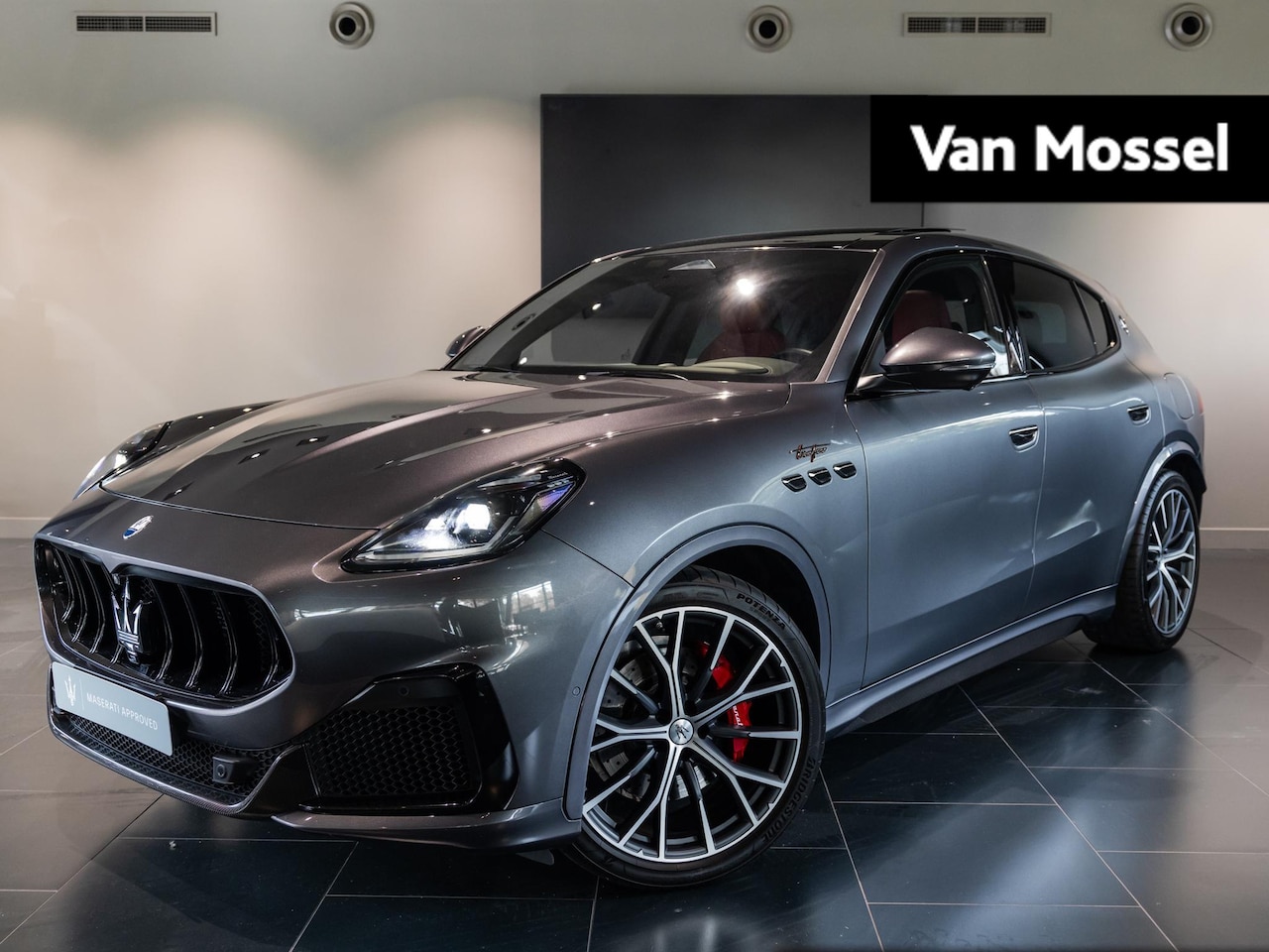 Maserati Grecale - 3.0 V6 Trofeo Rood leder | Panoramadak | Surround camera | Sonus Faber audio - AutoWereld.nl