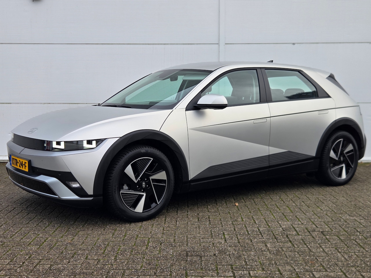 Hyundai IONIQ 5 - Connect Limited 84 kWh / Apple Carplay/Android Auto / Cruise control adaptief / Keyless st - AutoWereld.nl