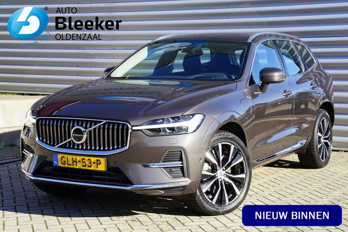 Volvo XC60 - 2.0 T8 455pk AWD Plus Bright Leer Pano Trekh. - AutoWereld.nl