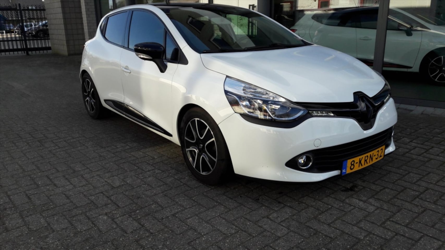 Renault Clio - Energy TCe 90pk S&S ECO2 Expression - AutoWereld.nl