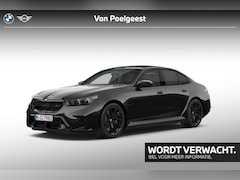 BMW M5 - Sedan | Carbon Pack | Comfort Pack | Driving Assistant Prof. | Alcantara Hemelbekleding