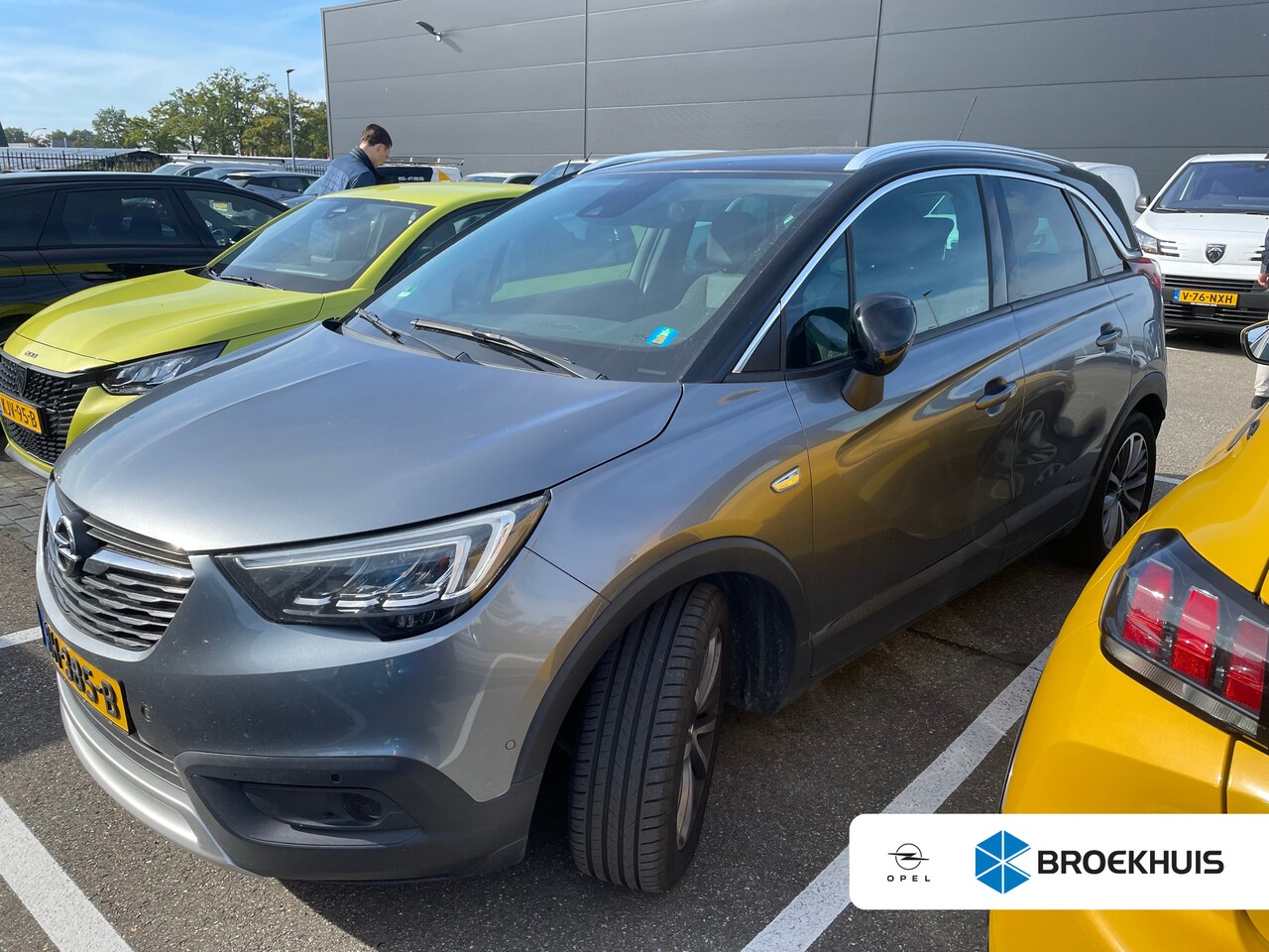 Opel Crossland X - 1.2 Turbo Innovation | Automaat | Panoramadak | Navigatie | Camera | Trekhaak | Parkeersen - AutoWereld.nl