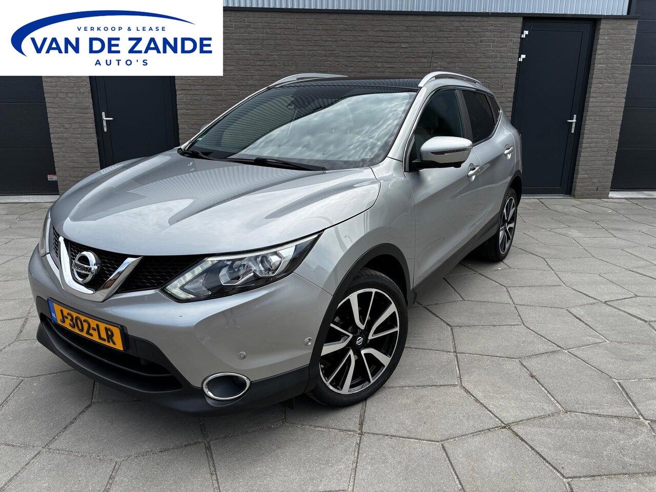 Nissan Qashqai - 1.2 N-Vision|AUTOMAAT|veel Acc.|19 Inch velg|verw.Voorruit| Pano dak|stoelverw. - AutoWereld.nl