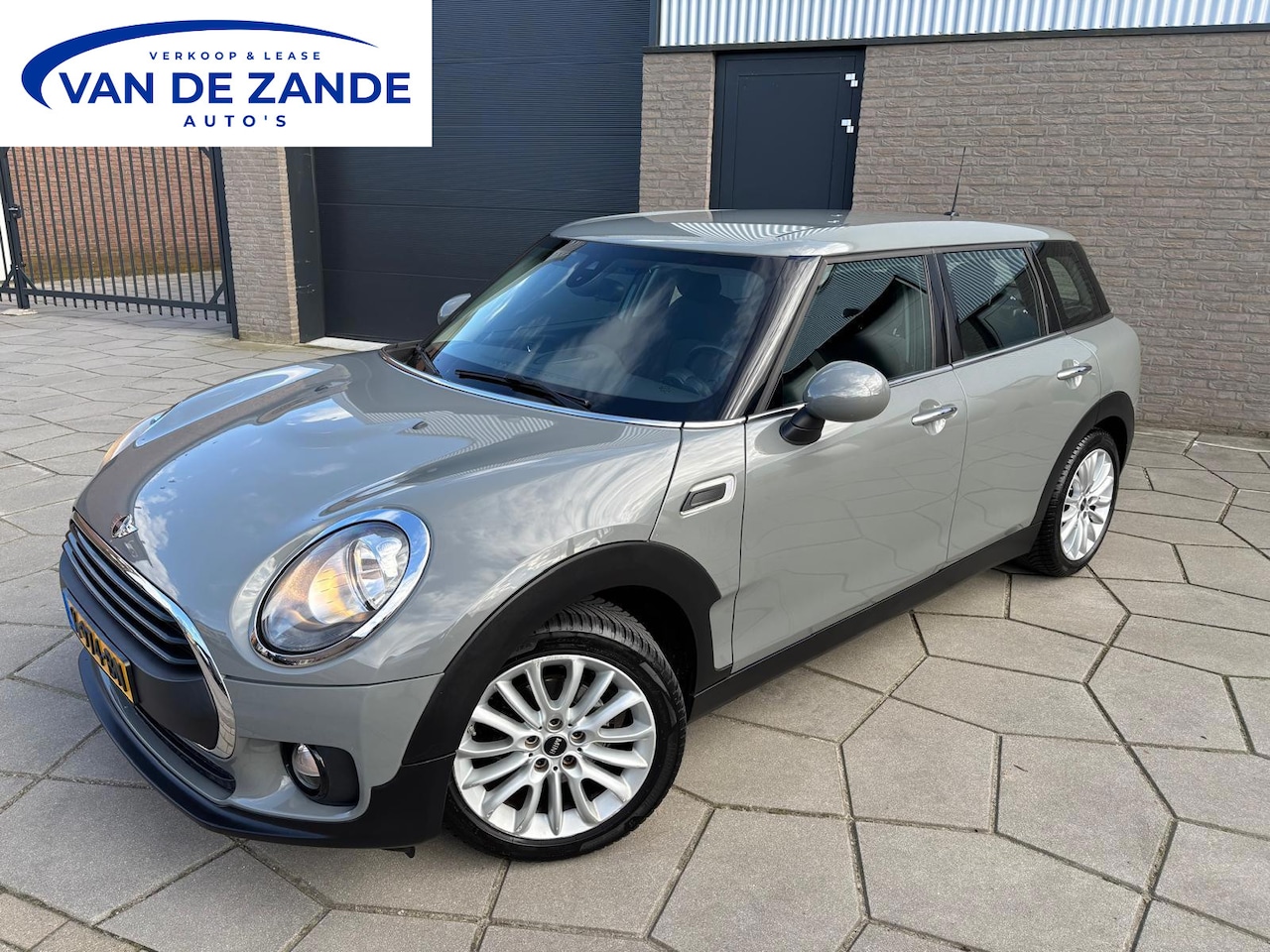 MINI Clubman - 1.5 One Pepper Business|Start/Stop |Parkeerassistent|Aux-Usb| 6-bak|All-Season banden - AutoWereld.nl