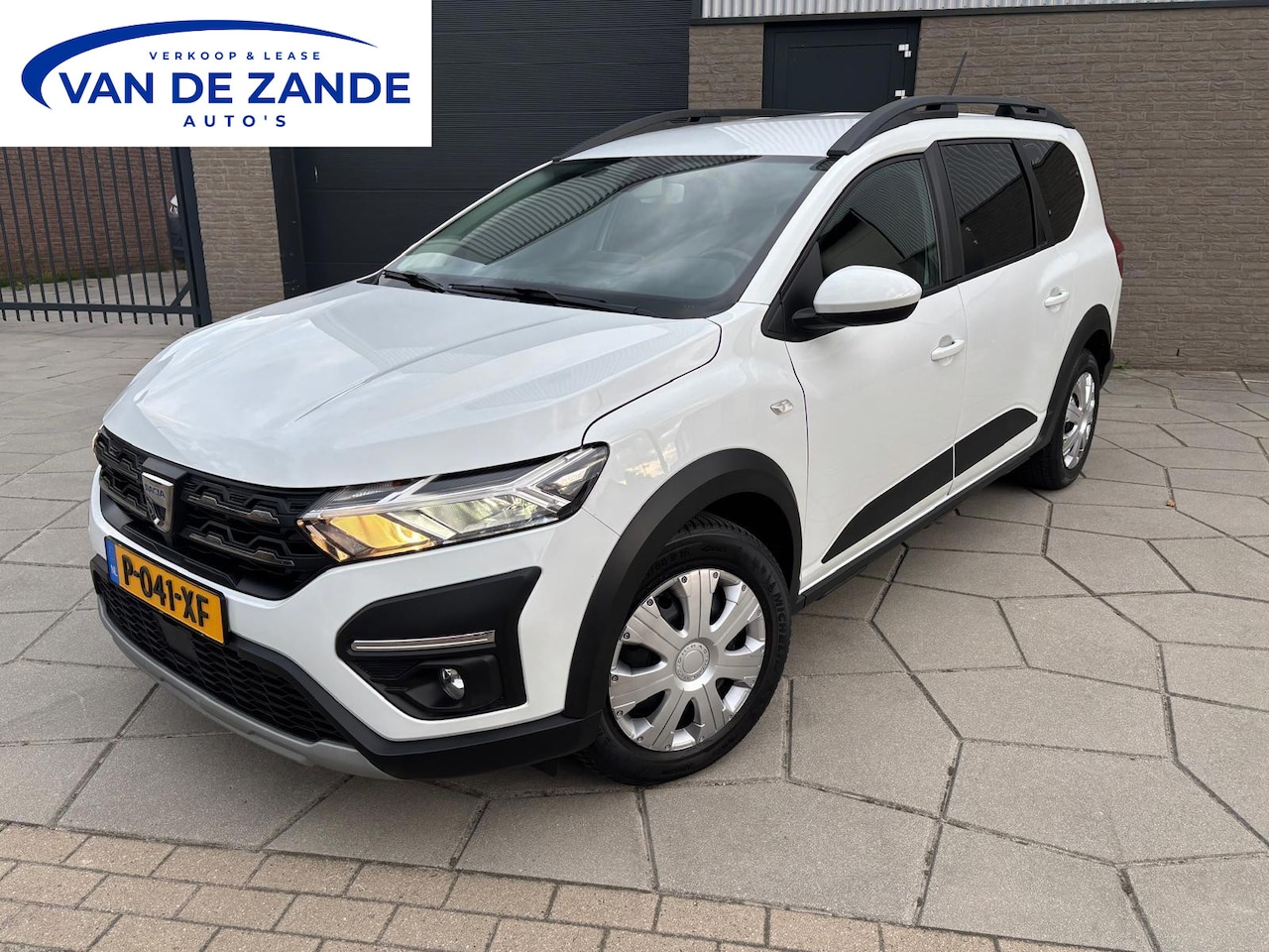 Dacia Jogger - 1.0 TCe Bi-Fuel Comfort 7persoons.|LPG|Veel ruimte |dakrails|6 Versnel.|4x Michelin M+S| - AutoWereld.nl