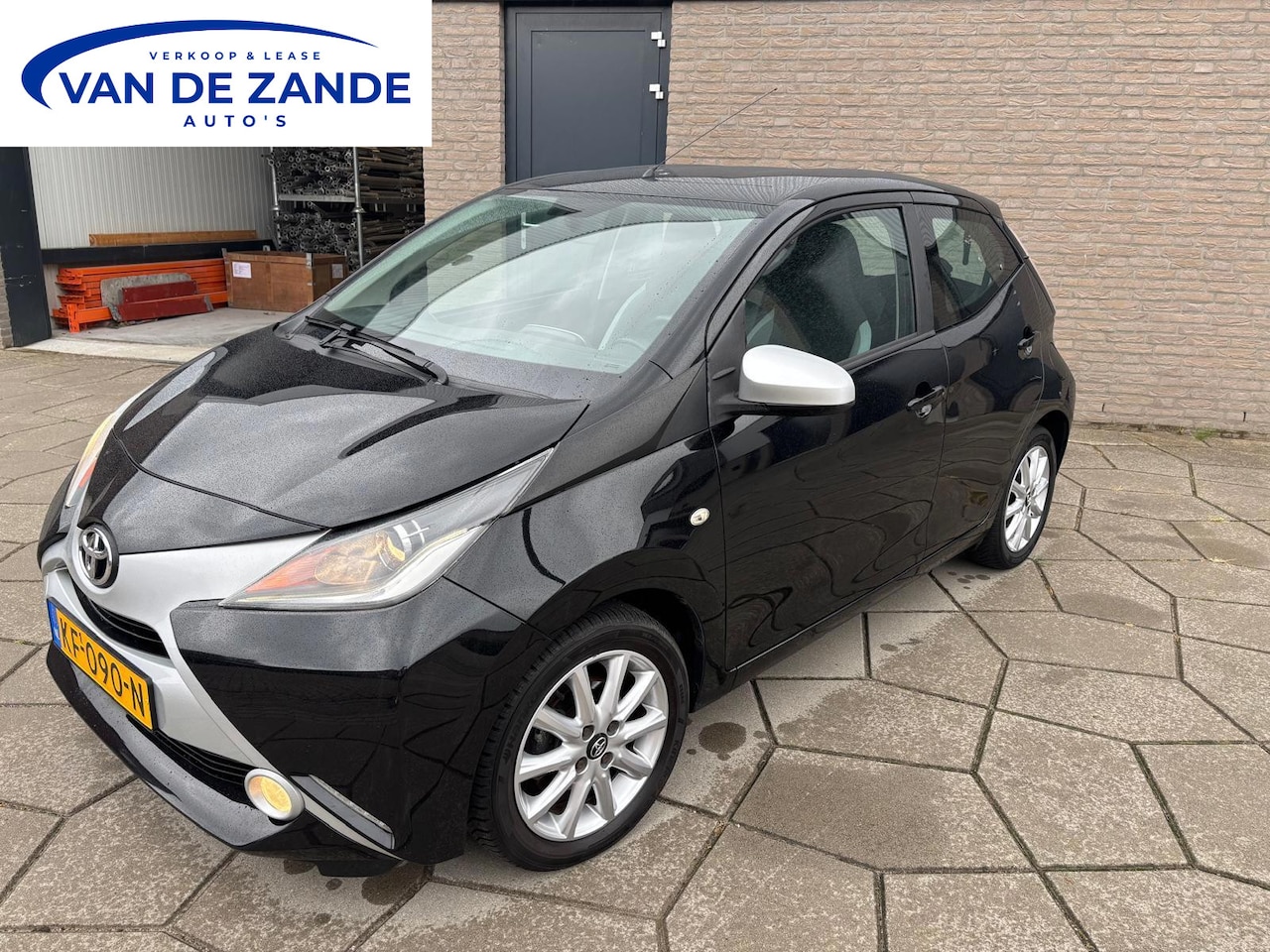 Toyota Aygo - 1.0 VVT-i x-play 1.0 VVT-i x-play - AutoWereld.nl