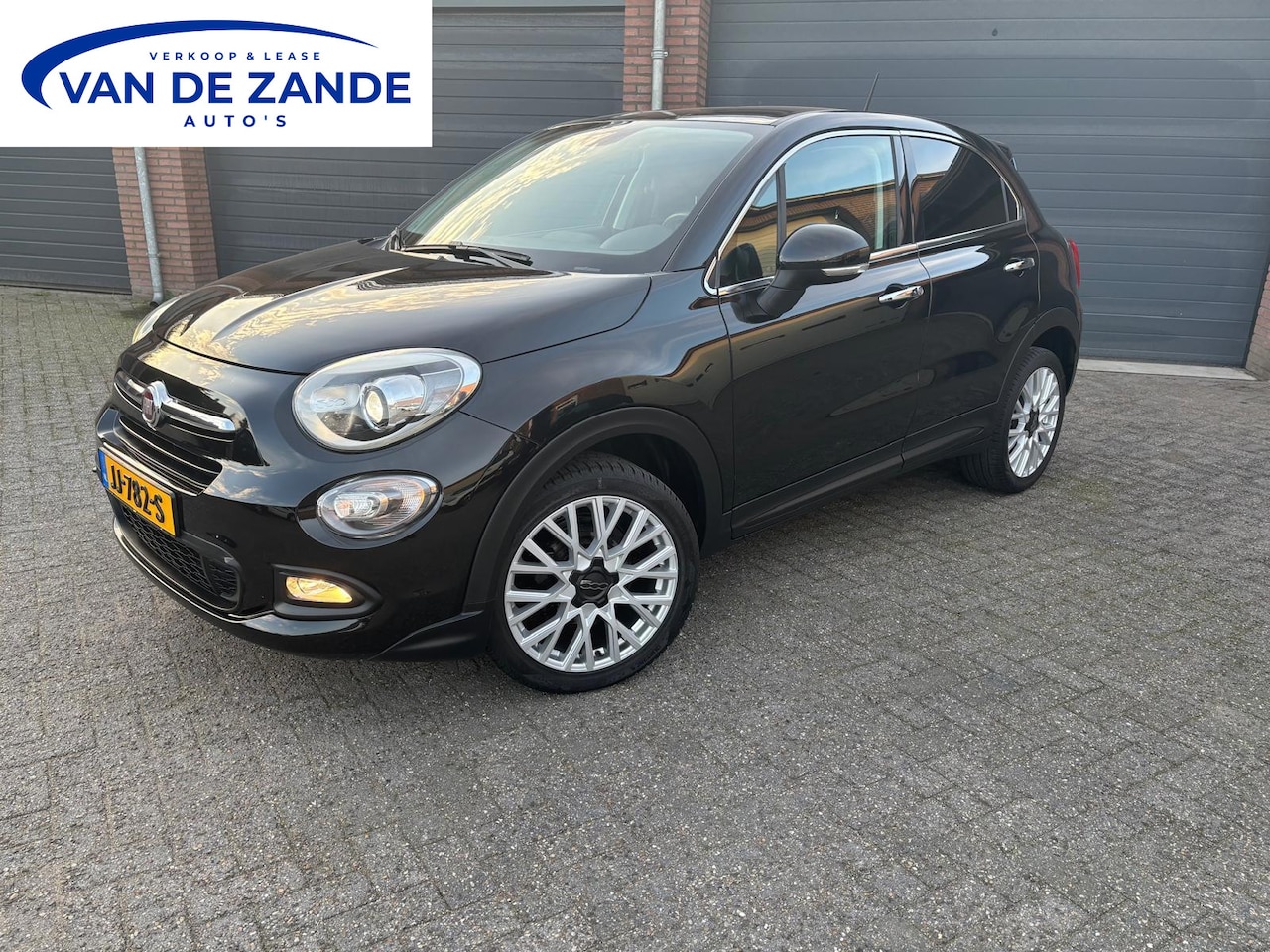 Fiat 500 X - 1.4 Turbo MultiAir Lounge|Xenon|Half leder|stoel en stuurverwarming| - AutoWereld.nl