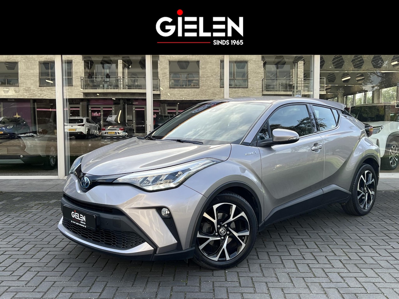 Toyota C-HR - 1.8 Hybrid Dynamic | Apple CarPlay/Android auto, 18 inch, Keyless, Parkeersensoren, DAB - AutoWereld.nl