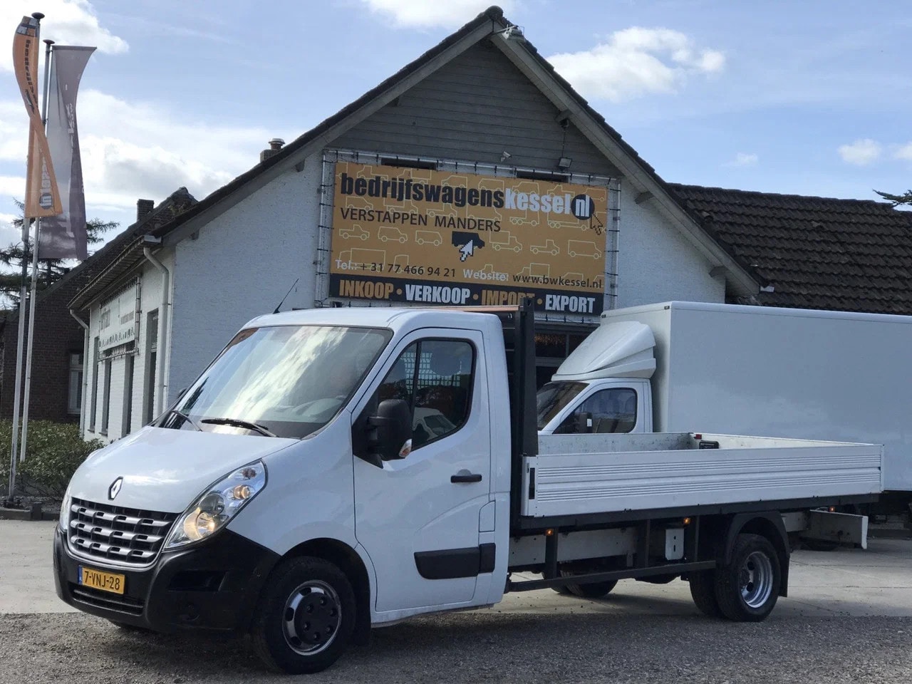 Renault Master - 2.3 dCi 125 pk DL Airco Open Laadbak Trekhaak N1 - AutoWereld.nl
