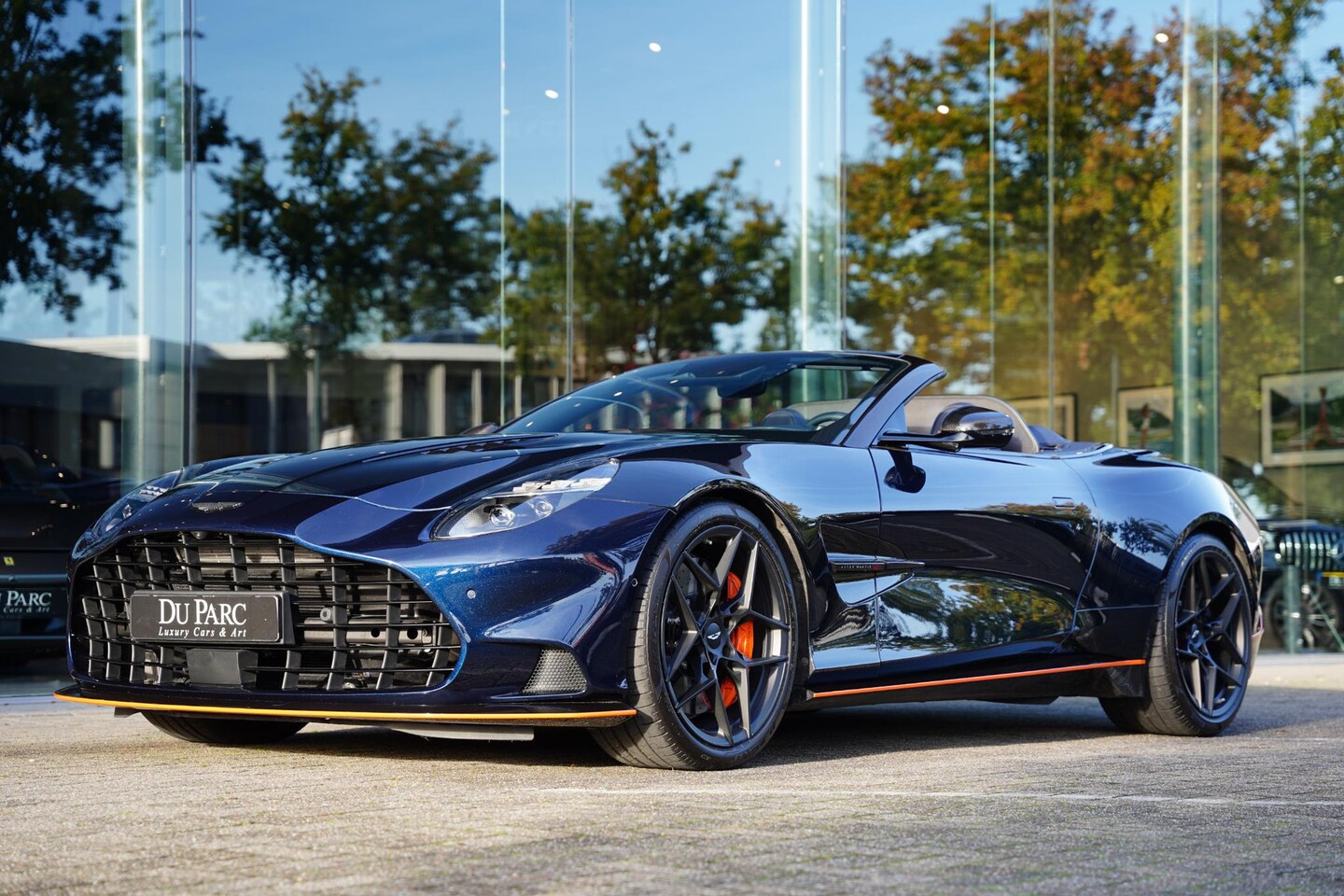 Aston Martin Vanquish Volante - 5.2 V12 / FULL CARBON INTERIOR + EXTERIOR - AutoWereld.nl