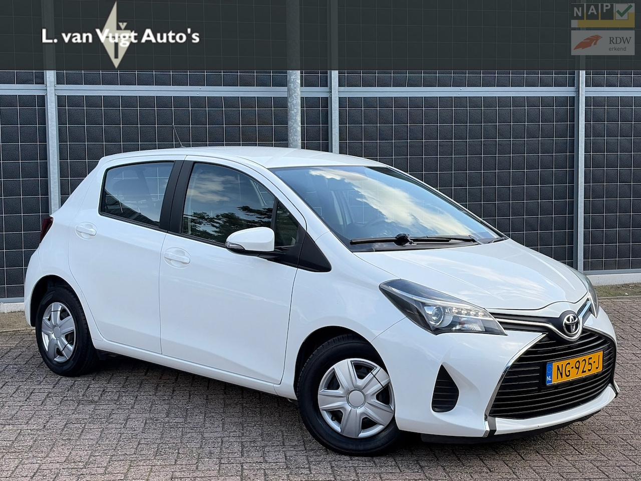 Toyota Yaris - 1.0 VVT-i |Aspiration | incl. 12 mnd Garantie - AutoWereld.nl