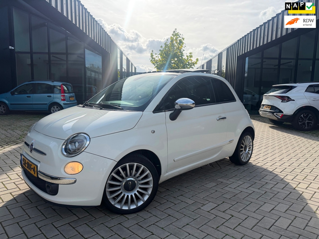 Fiat 500 - 1.4-16V Lounge Clima Pano Leer Carplay - AutoWereld.nl