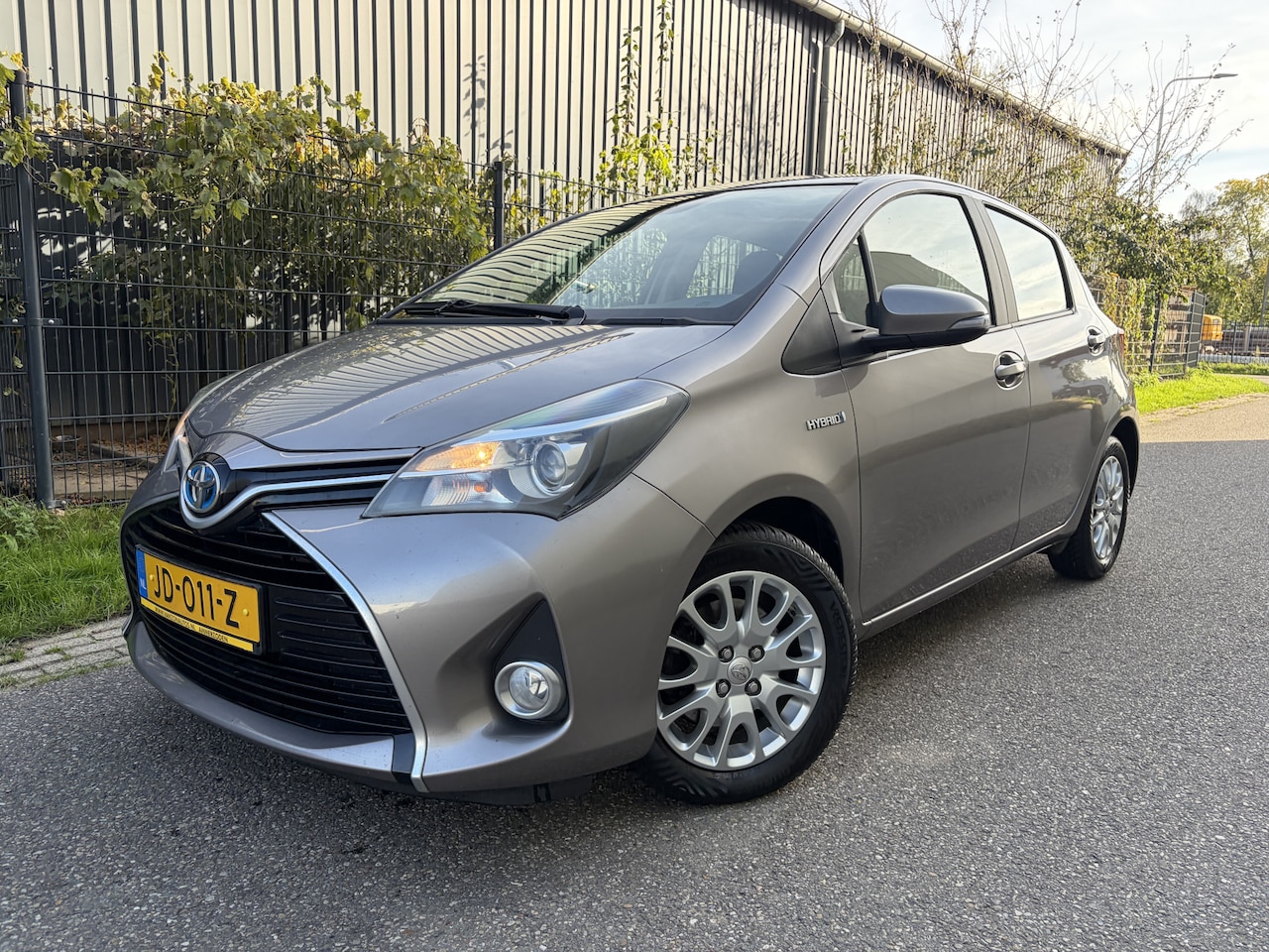 Toyota Yaris - 1.5 Hybrid Lease / AUTOMAAT / NAVI / CLIMATE / CRUISE - AutoWereld.nl