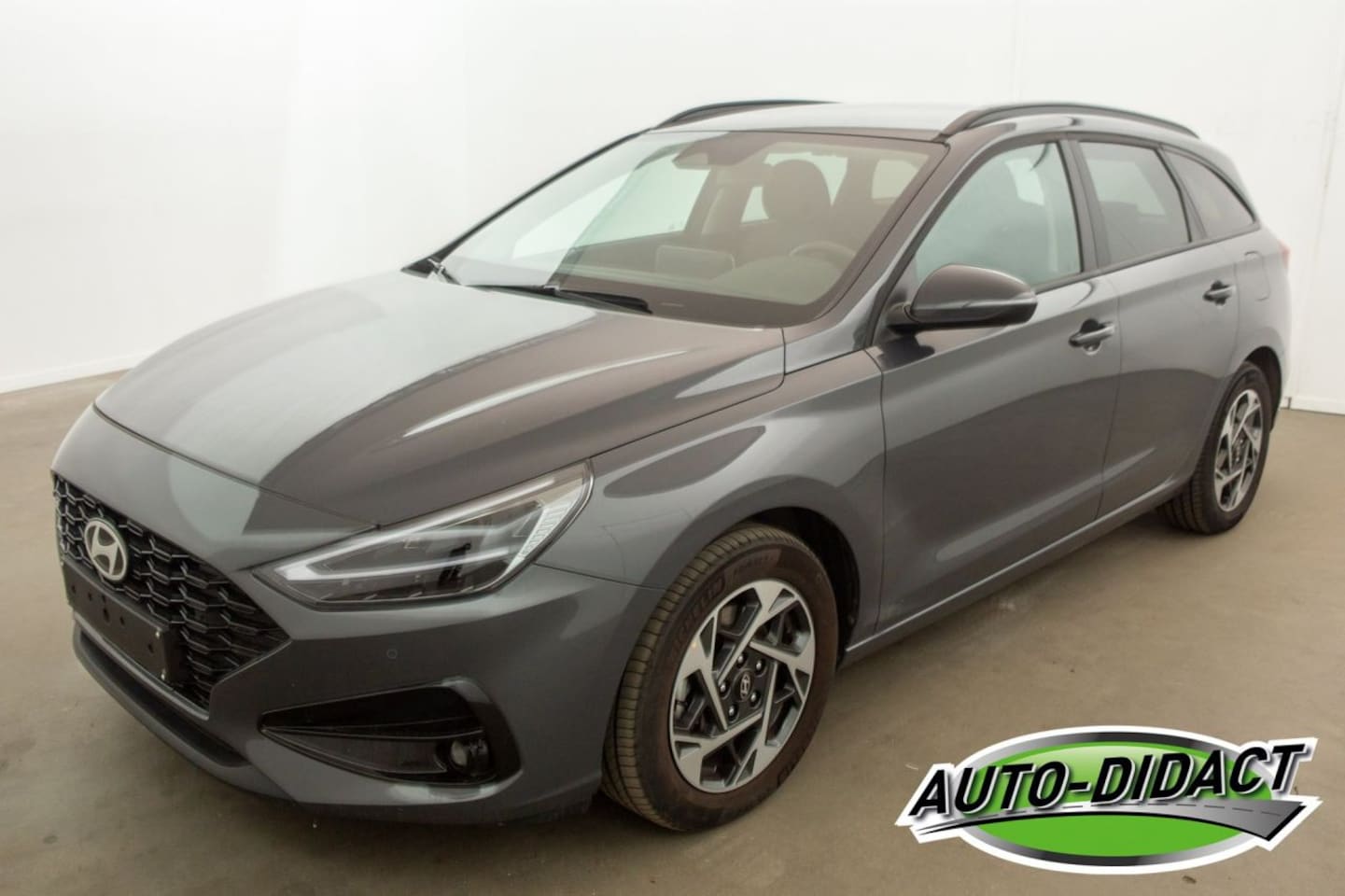 Hyundai i30 - I-30 1.5 Hybrid Automaat Navi Camera Clima - AutoWereld.nl