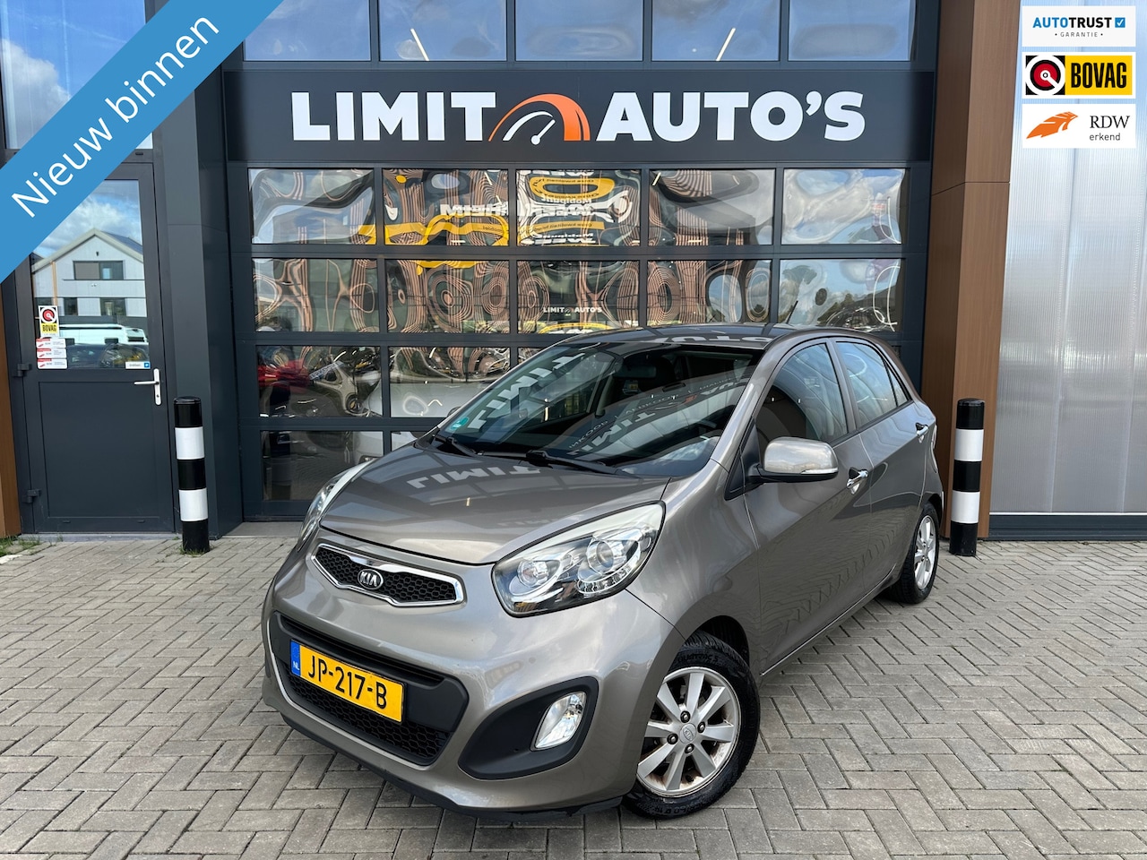 Kia Picanto - 1.2 CVVT Comfort Pack Aut/Climate/Pdc/El.ramen/Led/Trekhaak/Lmv/Apk - AutoWereld.nl