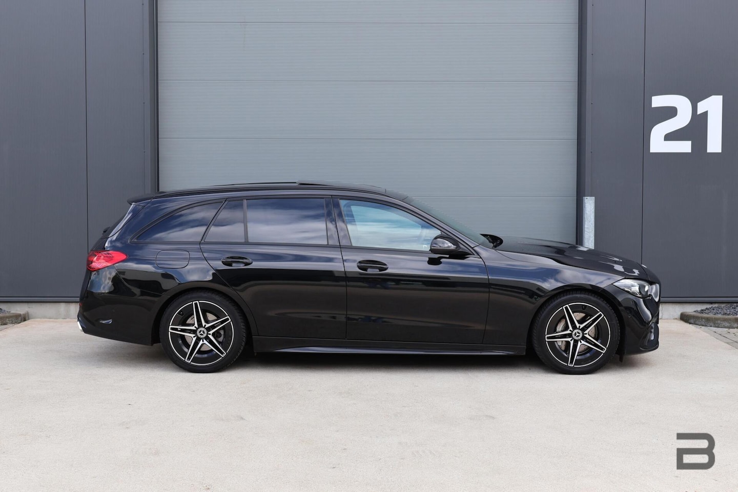 Mercedes-Benz C-klasse Estate - 220 d AMG Line / Panoramadak / Burmester Surround / Massage Stoelen / Night Pakket / Trekh - AutoWereld.nl