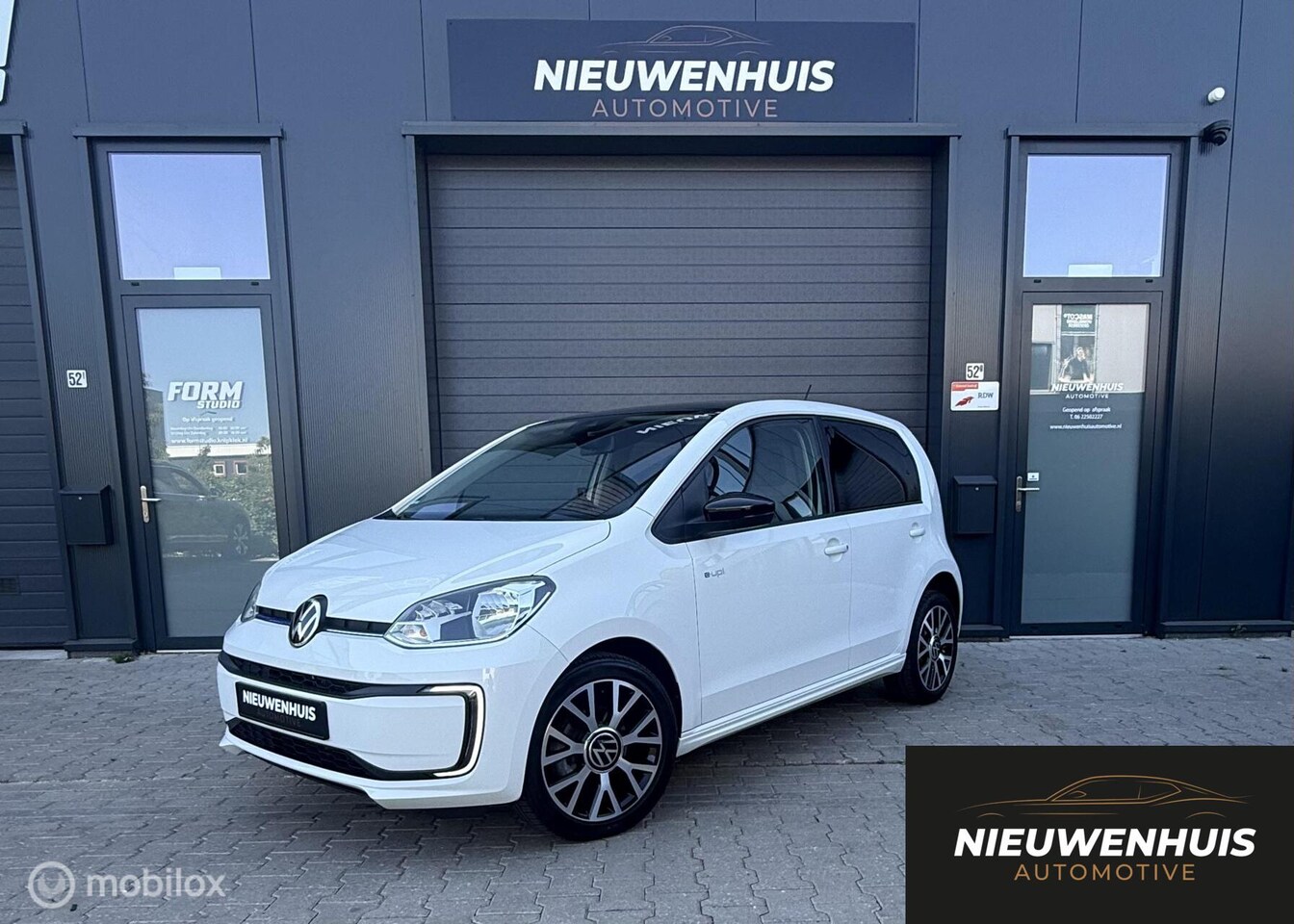 Volkswagen e-Up! - E-Up Style Plus SOH 91.6% l 16” LMV l Clima - AutoWereld.nl
