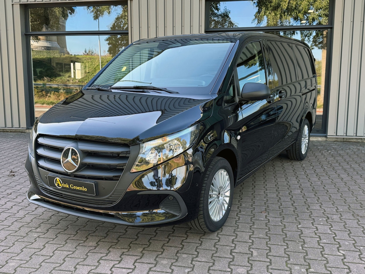 Mercedes-Benz eVito - 112 L2 60 kWh 275 km WLTP Facelift 2x Schuifdeur Stoel/Stoel Pdc Camera Navi - AutoWereld.nl
