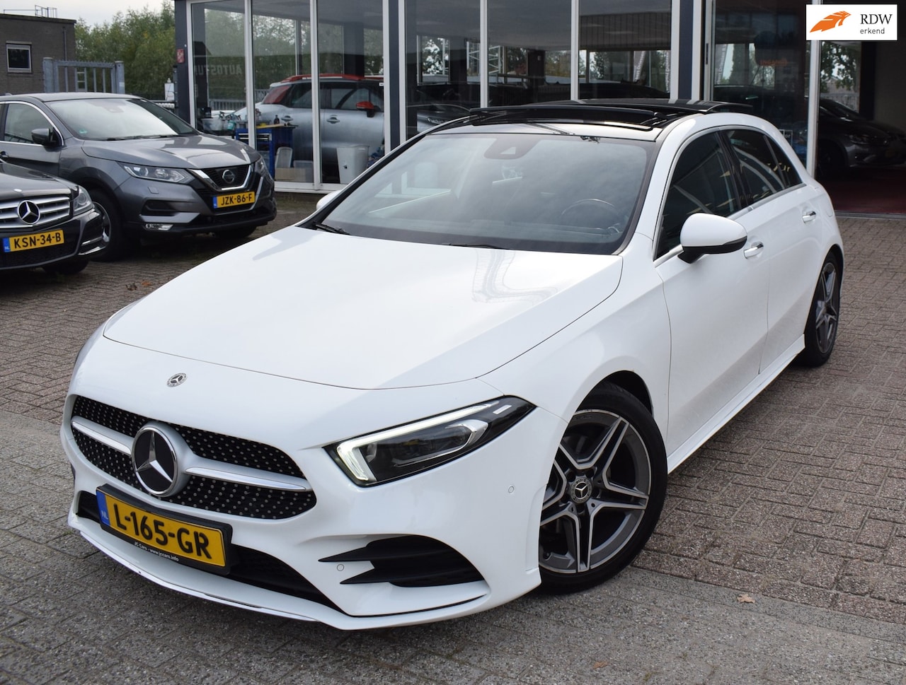 Mercedes-Benz A-klasse - 200 Premium AMG line | PANORAMADAK | ALCANTARA | ELEKTRISCH VERSTELBARE STOELEN MET GEHEUG - AutoWereld.nl