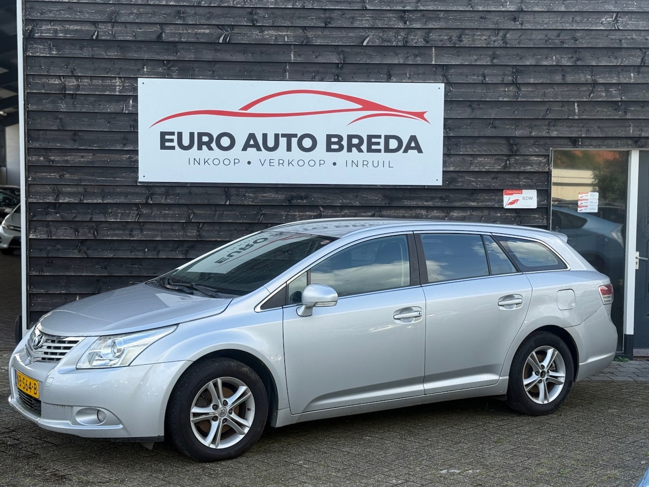 Toyota Avensis Wagon - 1.8 VVTi Comfort 1.8 VVTi Comfort - AutoWereld.nl