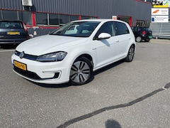 Volkswagen e-Golf - E-Golf Volledig elektrisch | Snellaadfunctie | Navigatie | Stoelverwarming | Adapt. Cruise