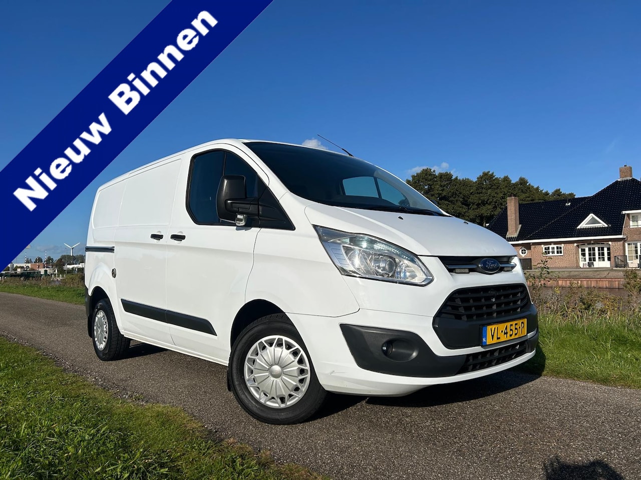Ford Transit Custom - 290 2.2 TDCI L1H2 Trend | Trekhaak | 3 Zitplaatsen | Airco | Cruise - AutoWereld.nl