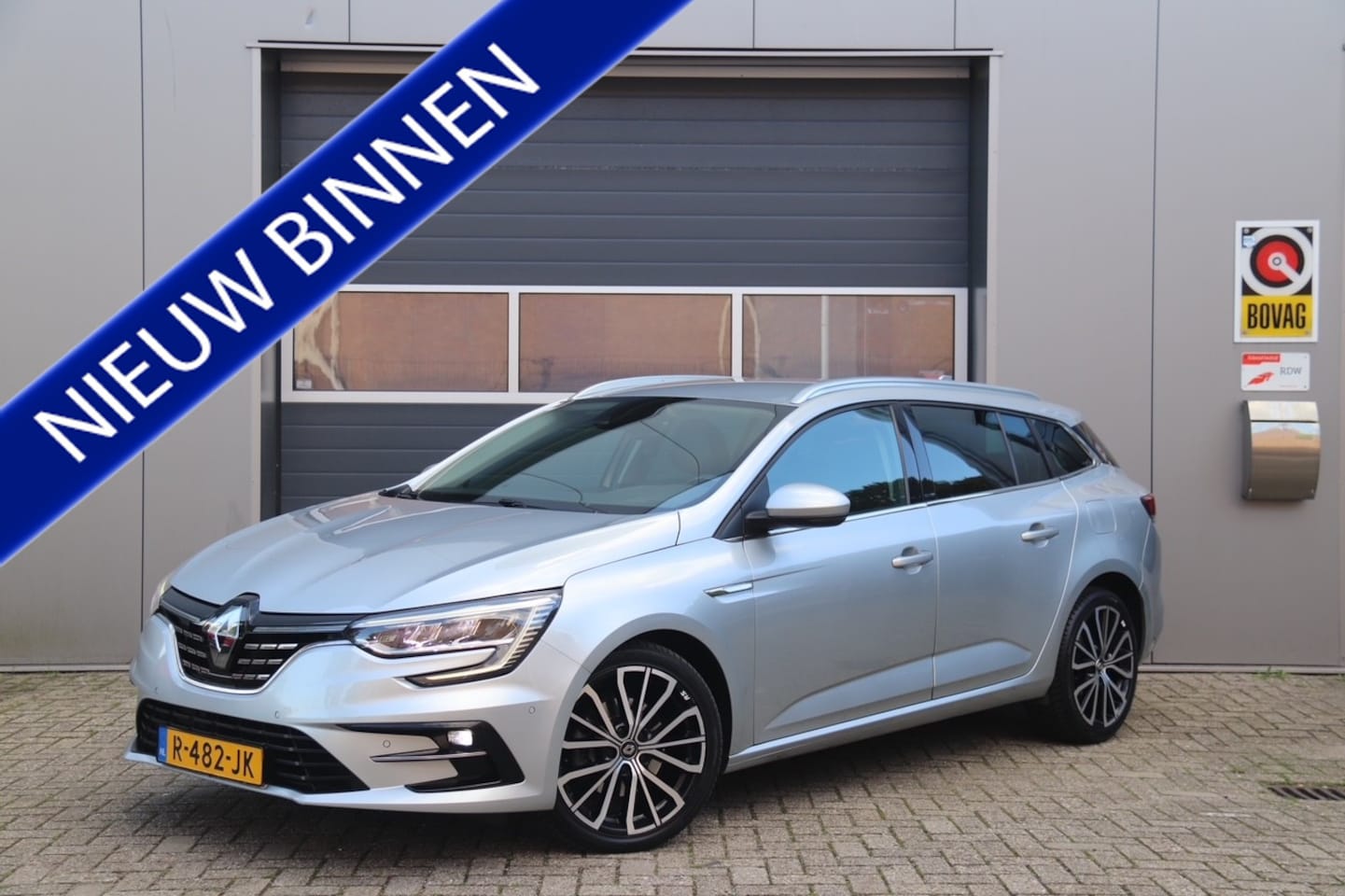 Renault Mégane E-Tech - Estate 1.6 Plug-In Hybrid 160 Business Edition One, Carplay, Camera, Cruise, Navi - AutoWereld.nl