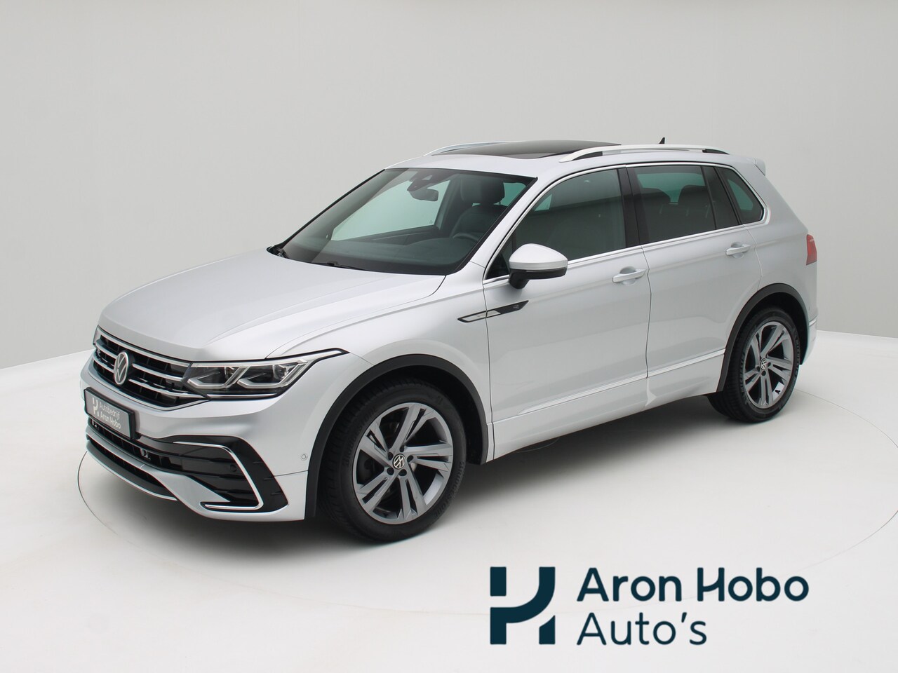 Volkswagen Tiguan - 1.5 TSI R-Line Pano, Harman/Kardon, Trekhaak, Head-up - AutoWereld.nl