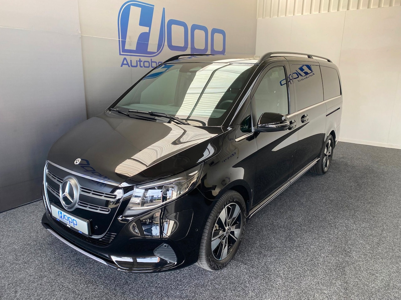 Mercedes-Benz EQV - 300 L2 Facelift - 8-pers - AMG - PANO - Exter. pakket - 360 - Elec. deuren - Vol Opties - - AutoWereld.nl