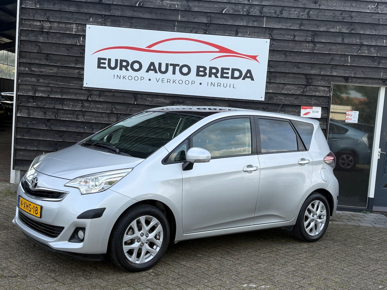 Toyota Verso S - 1.3 VVT-i Trend 1.3 VVT-i Trend - AutoWereld.nl