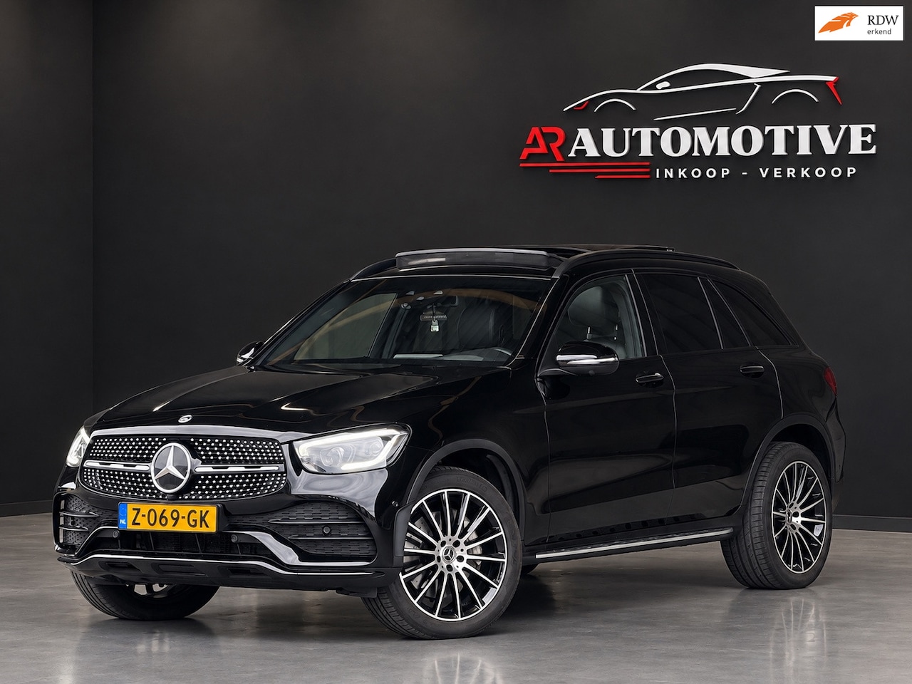 Mercedes-Benz GLC-klasse - 300e 4MATIC Business / AMG / 360 Camera / HUD / Pano - AutoWereld.nl