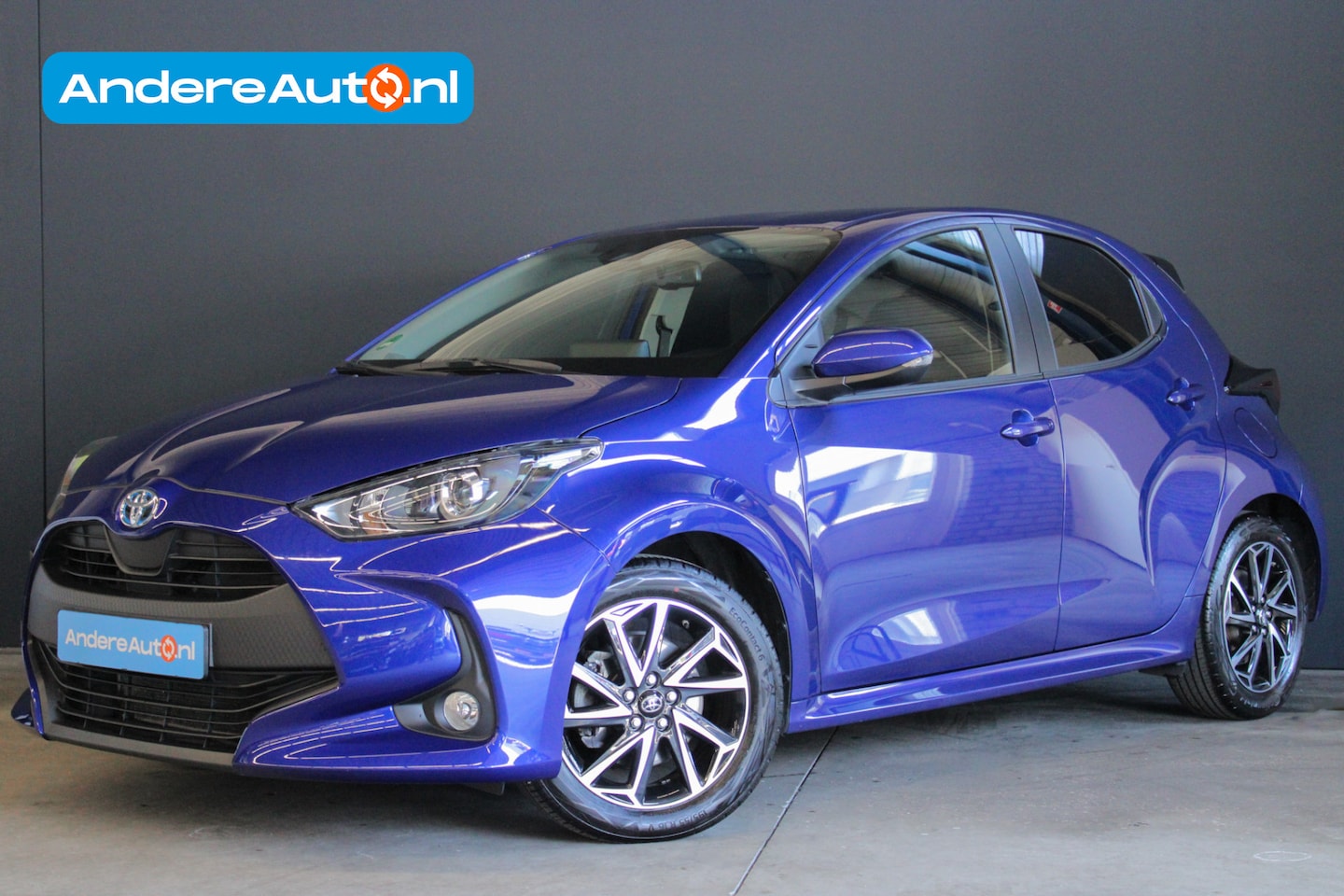 Toyota Yaris - 1.5 Hybrid Dynamic |dealer onderhouden|stoelverwarming|lichtmetalen velgen| - AutoWereld.nl
