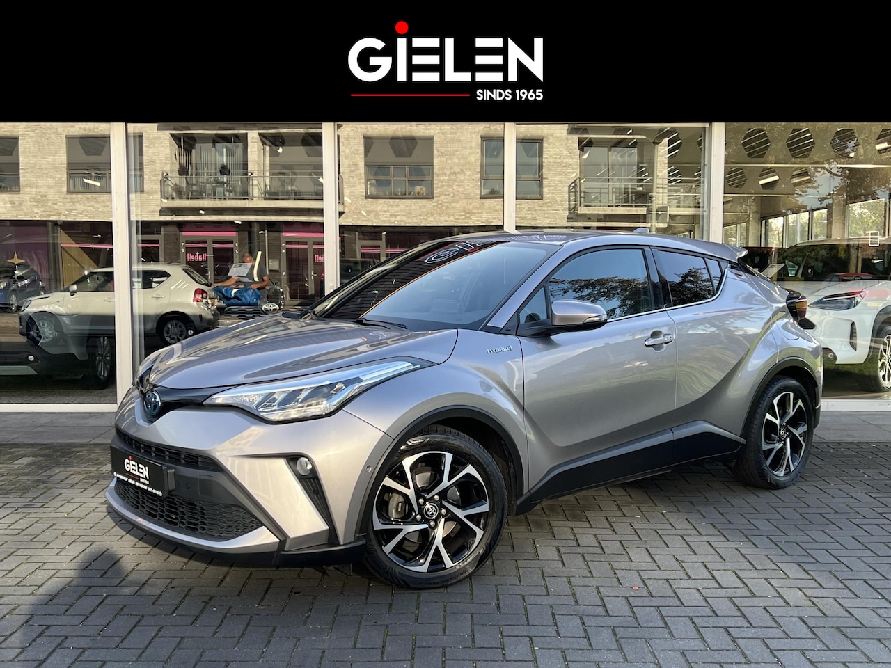 Toyota C-HR - 2.0 Hybrid Style | Trekhaak, Dodehoekherkenning, Stoel + Stuurverwarming, Keyless, 18 inch - AutoWereld.nl