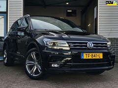 Volkswagen Tiguan - 1.4 TSI 4Motion Highline Business R|Pano|ACC|Trekhaak|PDC|Navi|ECC
