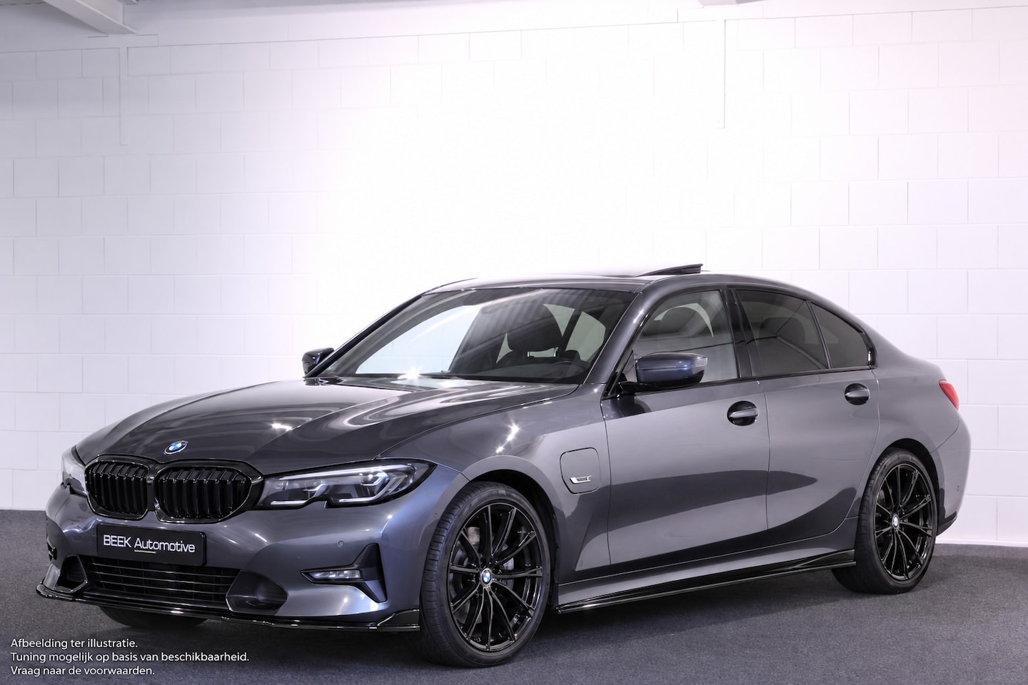 BMW 3-serie - 320e High Executive | M Sport | CAMERA | PANO | - AutoWereld.nl