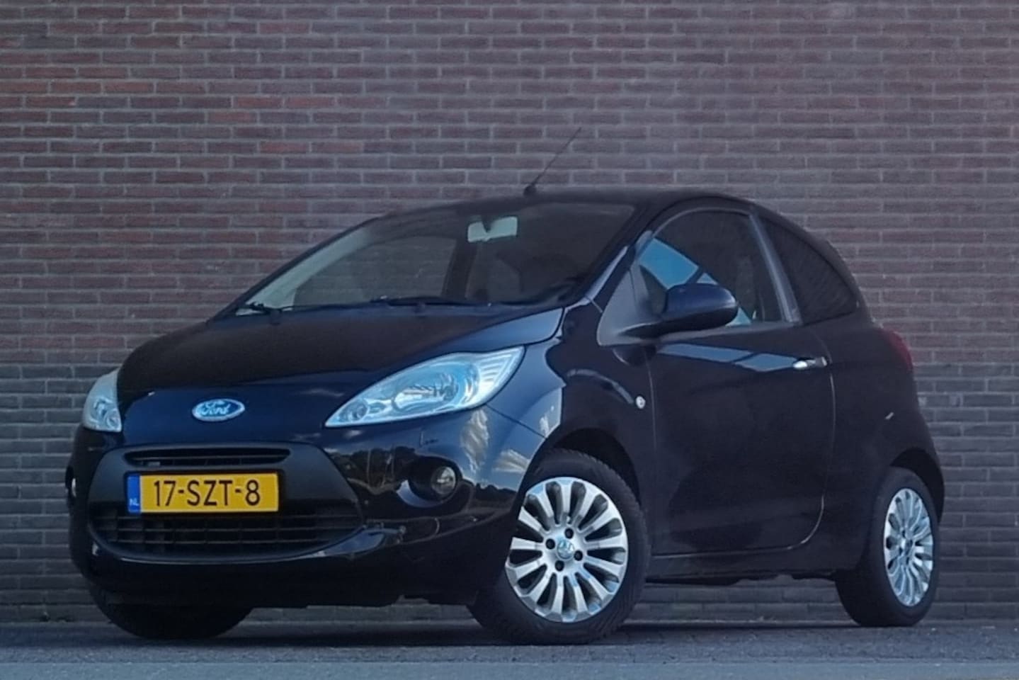 Ford Ka - 1.2 Titanium X 1.2 Titanium X, 65.000km NAP, Half leder, Airco, Radio/CD. - AutoWereld.nl